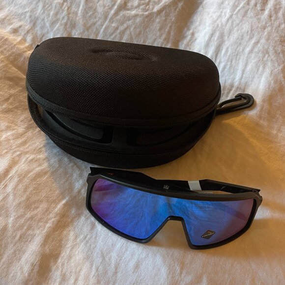 OAKLEY Sutro Sunglasses NEVER WORN - Picture 1 of 4
